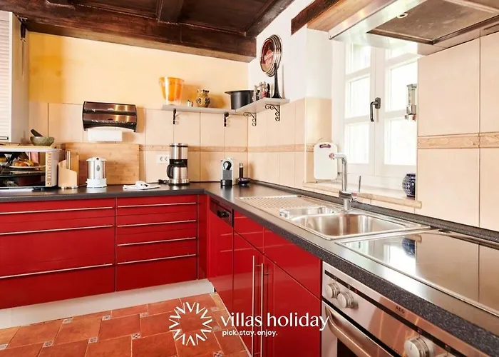 Karim By Gasthuis 4*