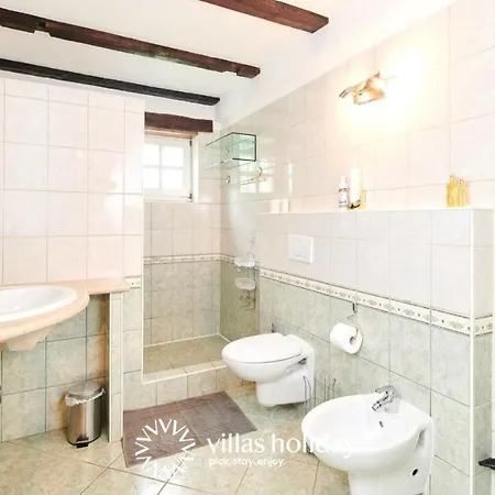 Karim Guest house