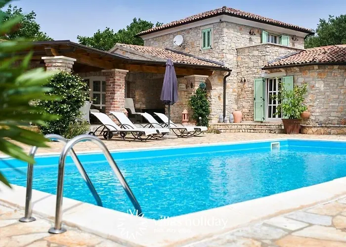 Karim By 招待所 4*