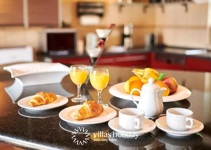 Karim By 招待所 4*